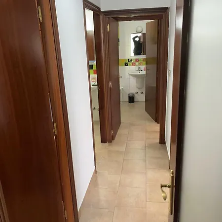 Casa Con Terraza Y Jardin *