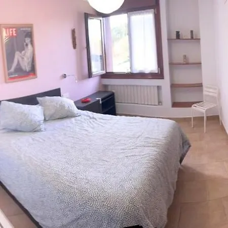Casa Con Terraza Y Jardin بيت للعطل *